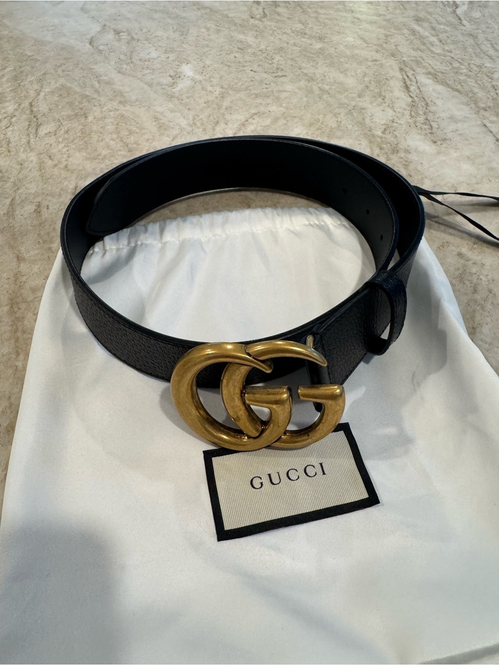 Excellent condition! Gucci Black Leather Belt with Antique Gold Double G Buckle